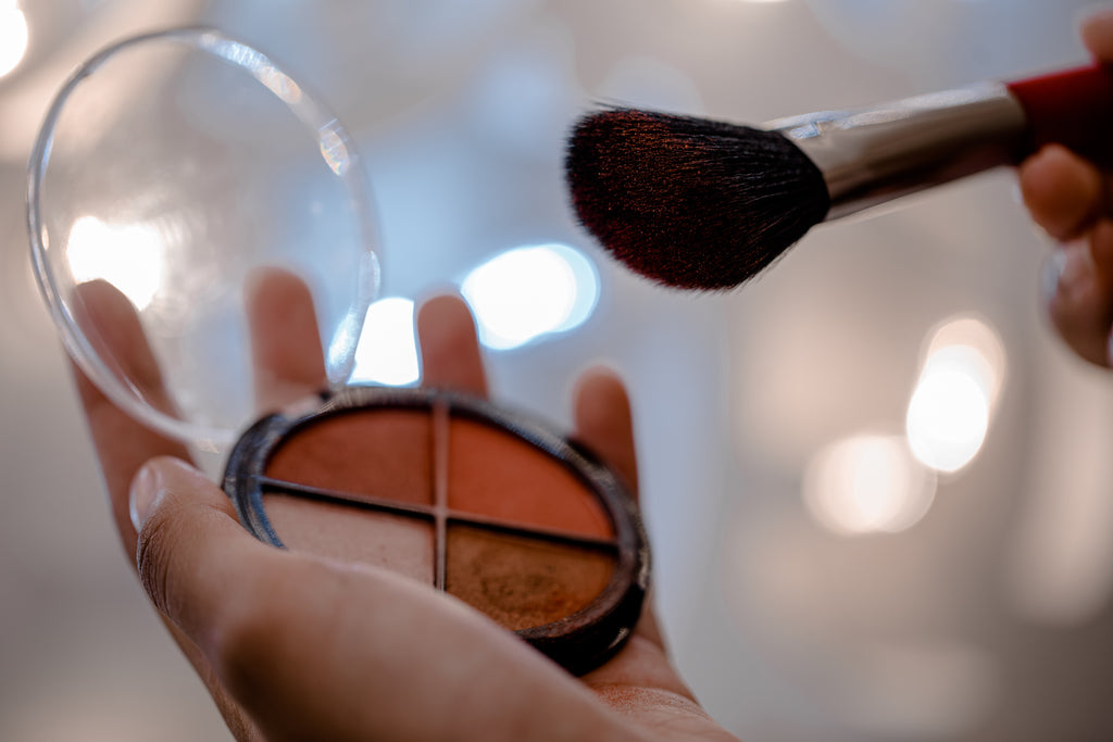 THE ULTIMATE MAKE UP BRUSH GUIDE:  The top 5 brushes you should have in your makeup bag.